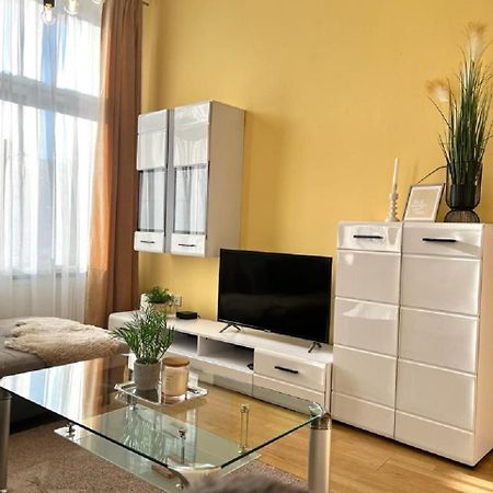 Apartment Olivia - Old Town Братислава Экстерьер фото