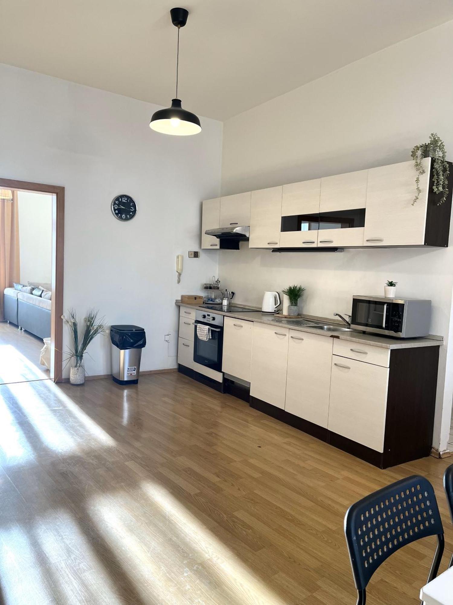Apartment Olivia - Old Town Братислава Экстерьер фото