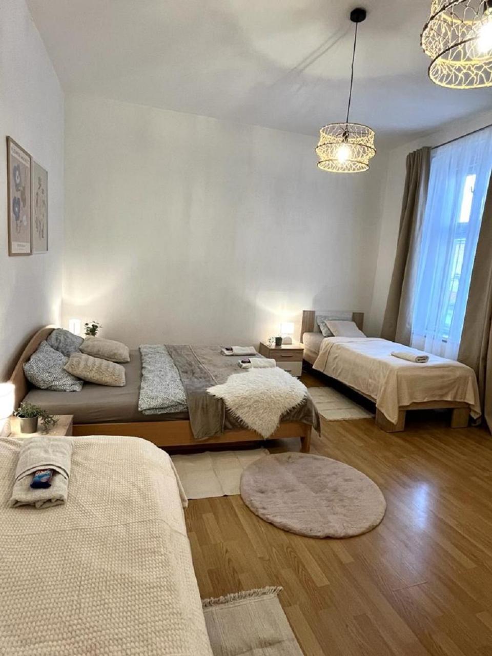 Apartment Olivia - Old Town Братислава Экстерьер фото